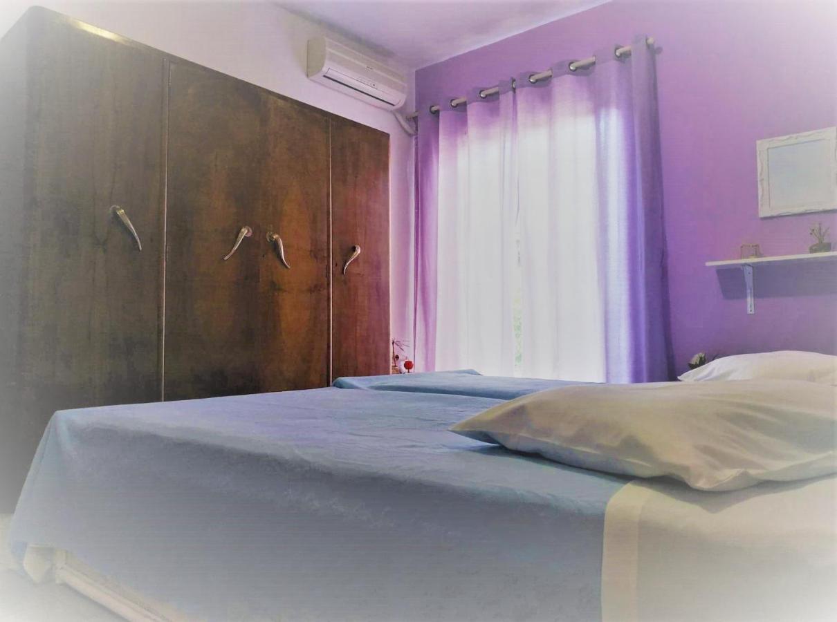 Violet Bedroom And Apartment Szpáta Kültér fotó