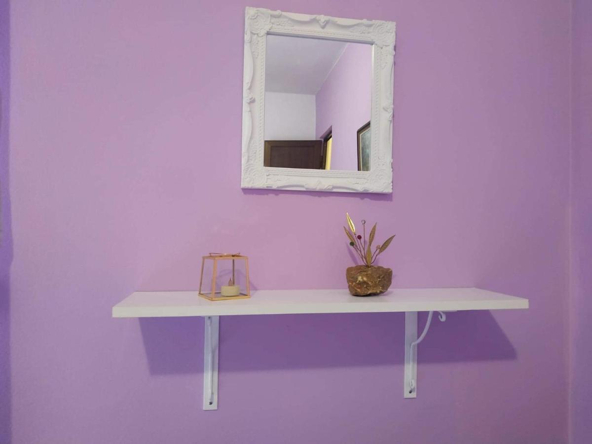 Violet Bedroom And Apartment Szpáta Kültér fotó