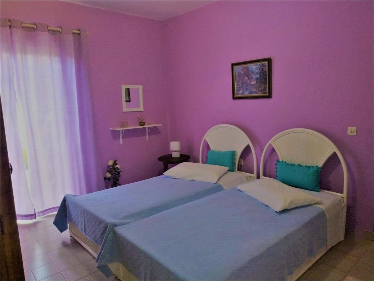 Violet Bedroom And Apartment Szpáta Kültér fotó