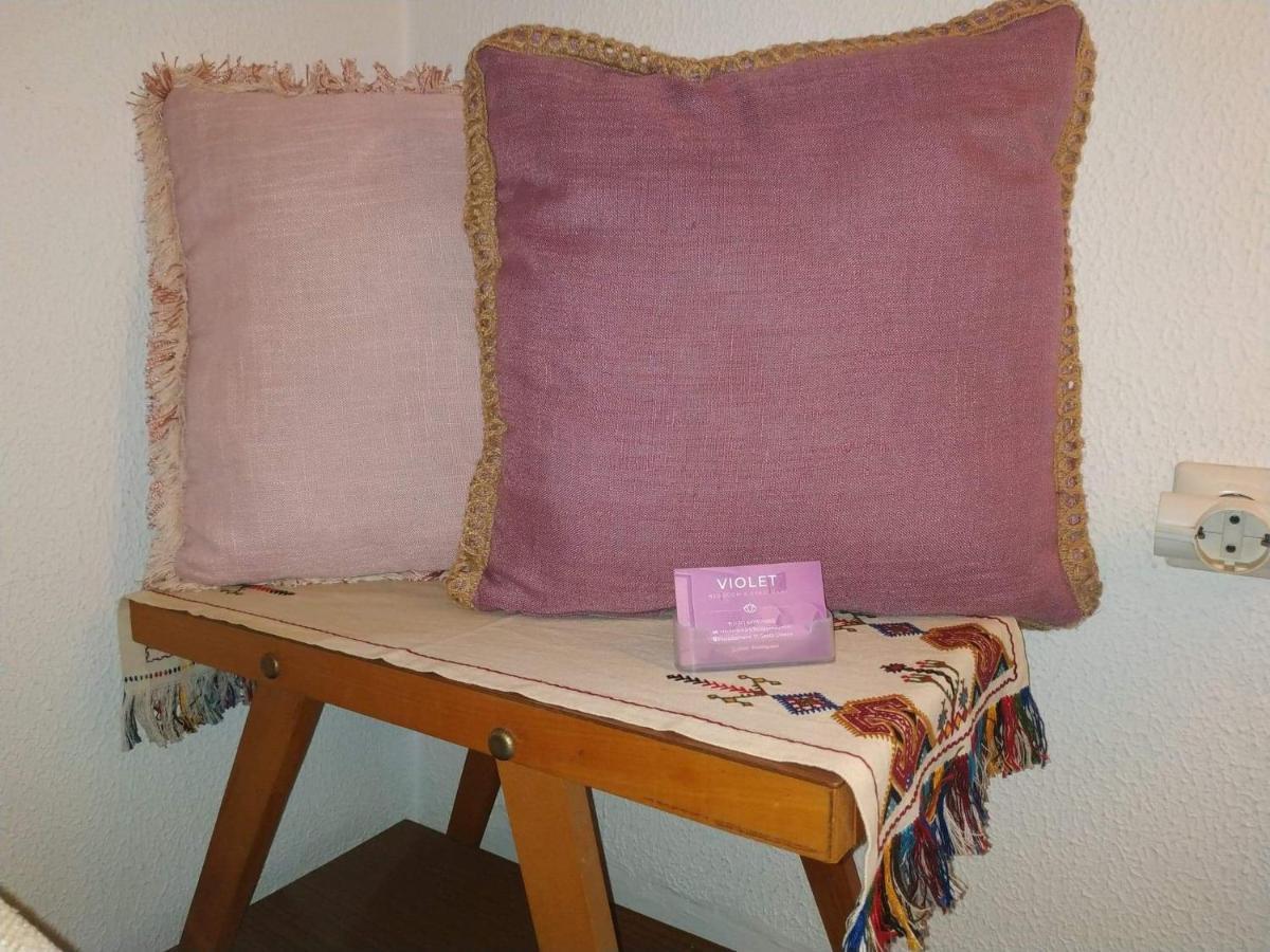 Violet Bedroom And Apartment Szpáta Kültér fotó